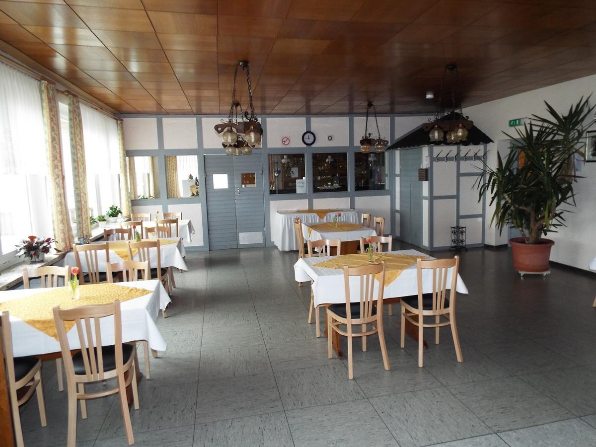 Hotel Garni Zum Reinhardswald Gewissenruh Bagian luar foto